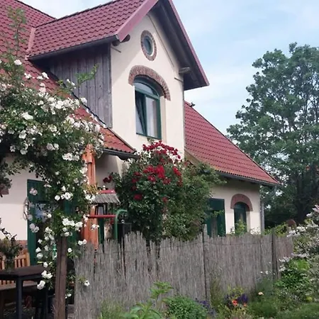 Entspannen Im Dorf Am See Zahren Exterior photo