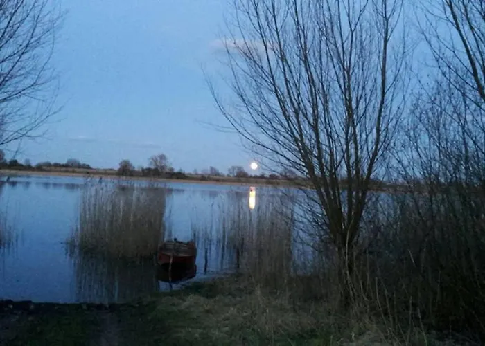 Entspannen Im Dorf Am See